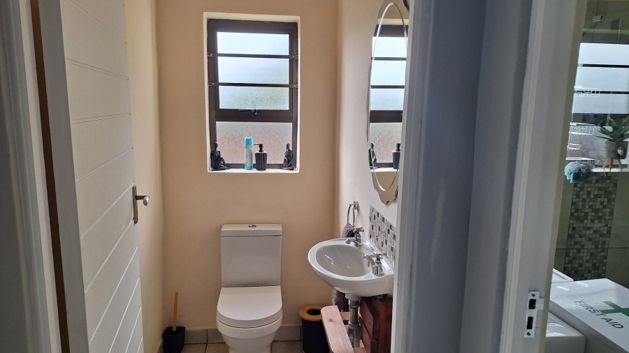 4 Bedroom Property for Sale in Humerail Eastern Cape